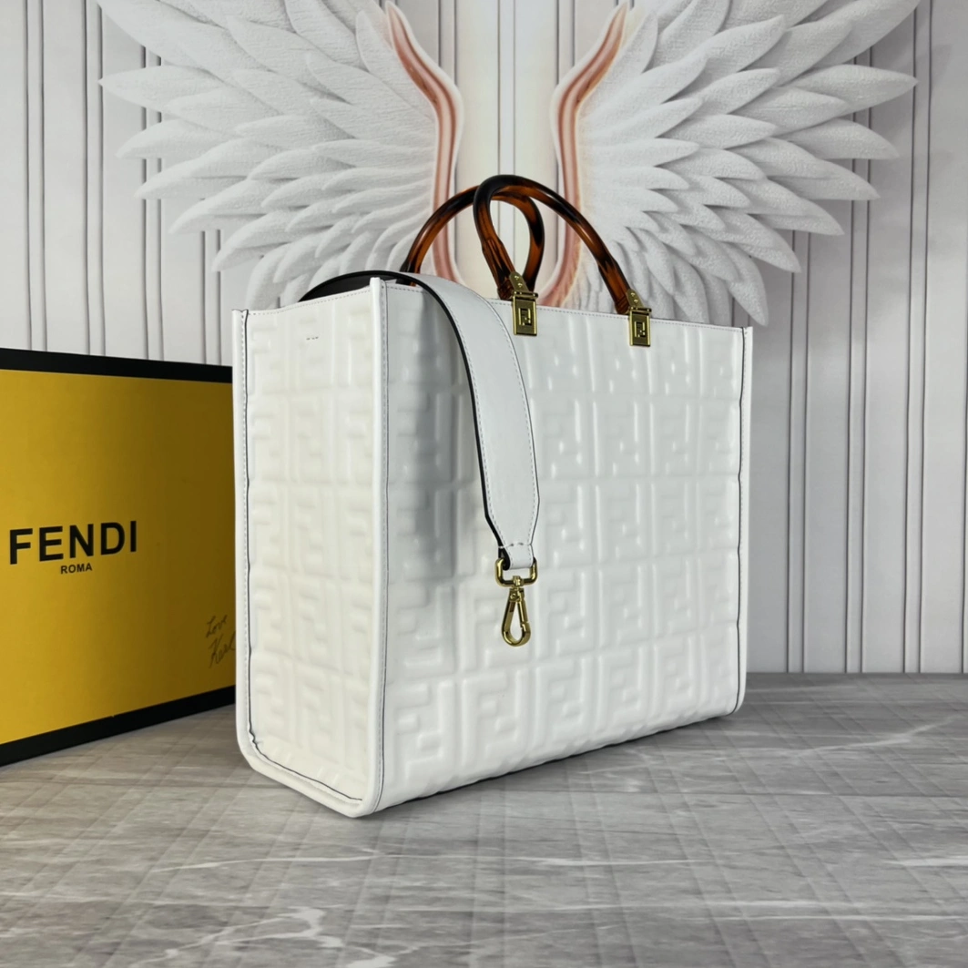Fendi AAA Quality Tote-Handbags For Women Affordable 4837