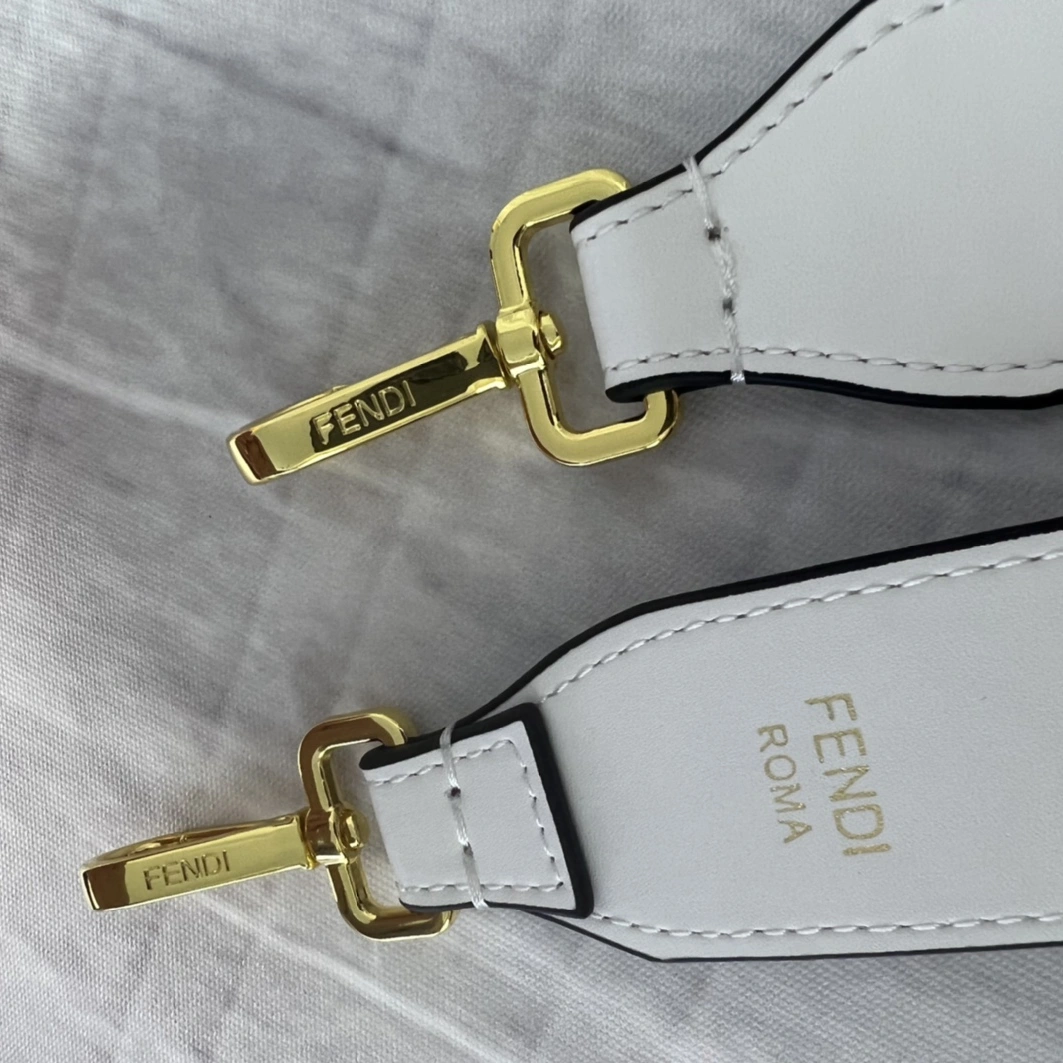 Fendi AAA Quality Tote-Handbags For Women Affordable 4837