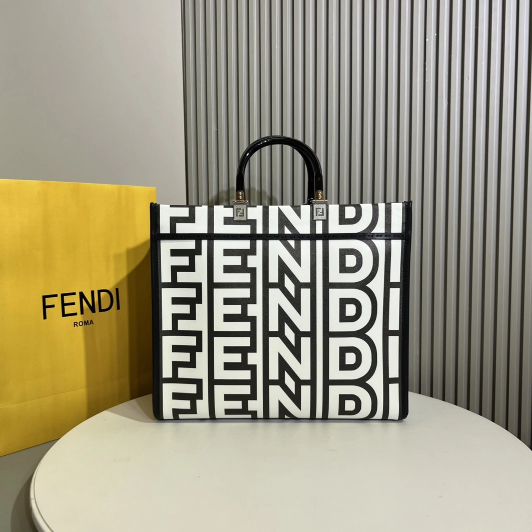 Fendi AAA Quality Tote-Handbags For Women Affordable 8811
