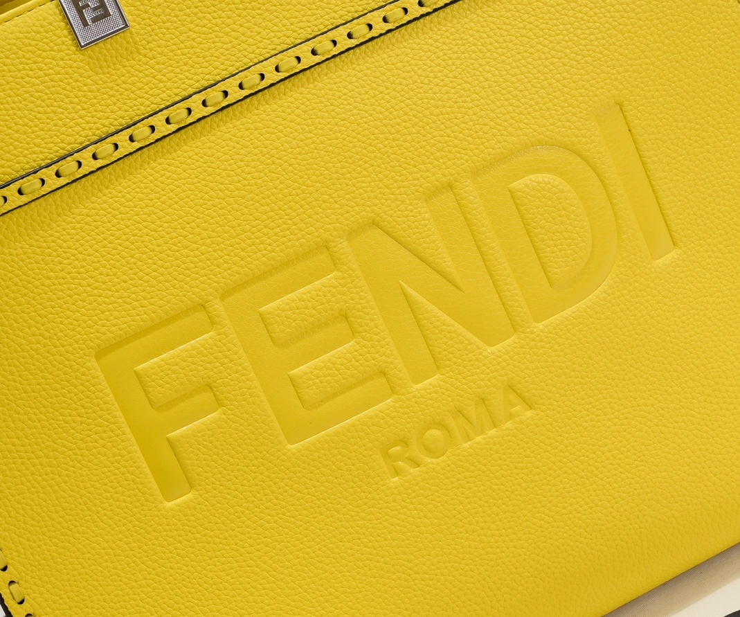 Fendi AAA Quality Tote-Handbags For Women Lightweight 1854
