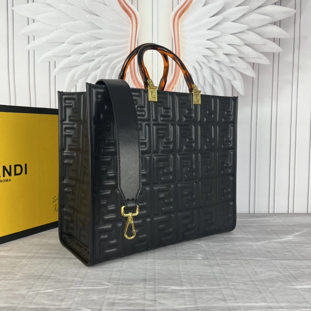 Fendi AAA Quality Tote-Handbags For Women Sophisticated 7351