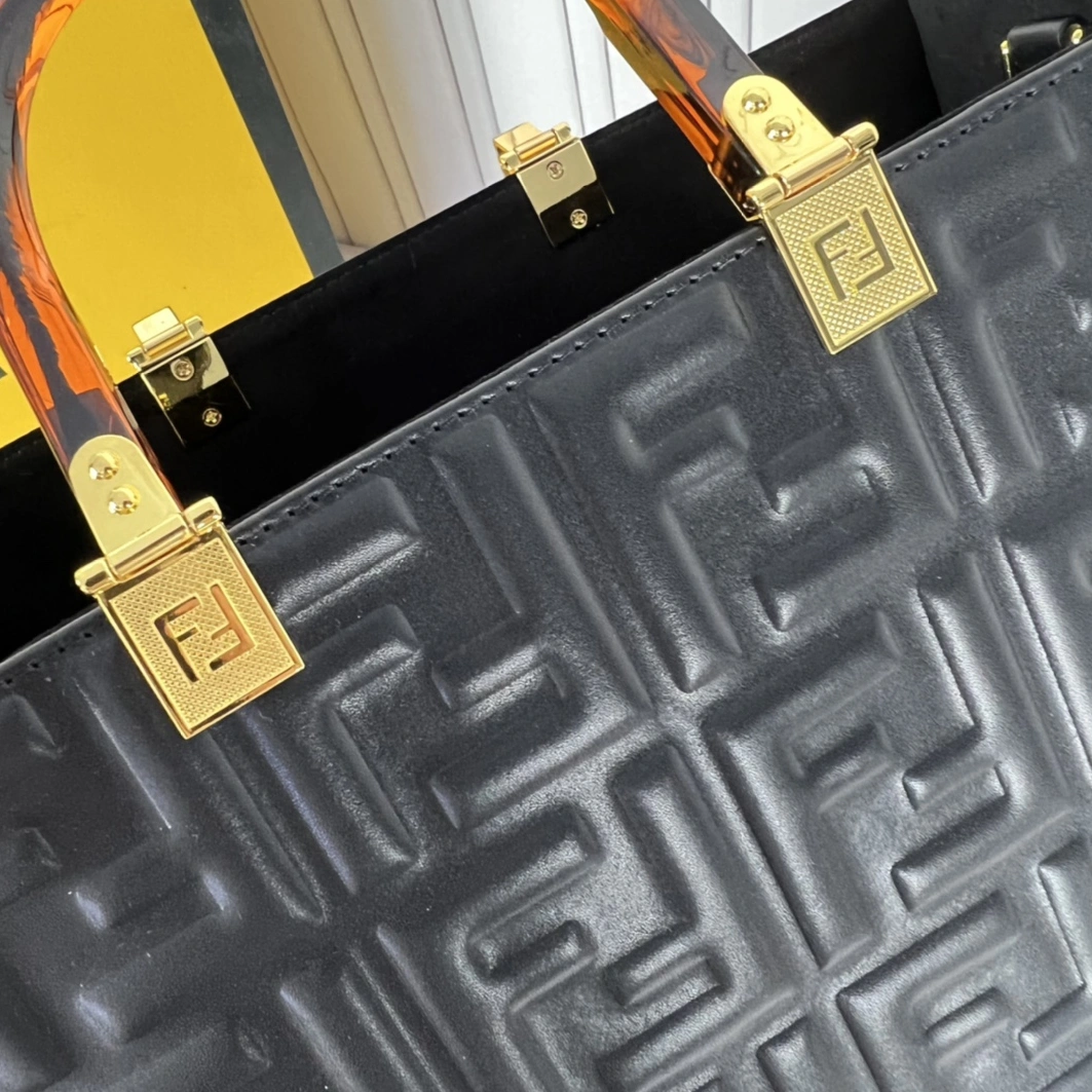 Fendi AAA Quality Tote-Handbags For Women Sophisticated 7351