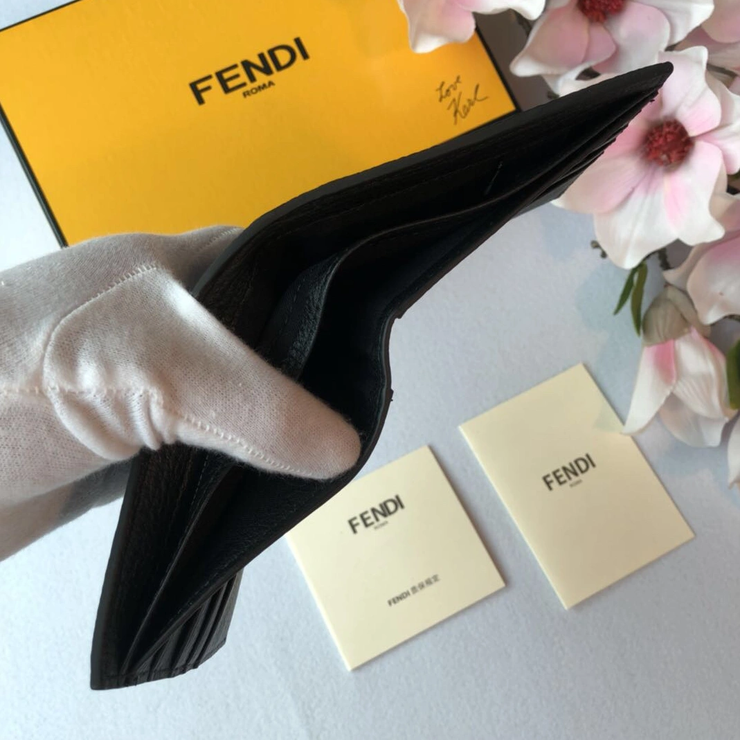 Fendi AAA Quality Wallet Classic 2074