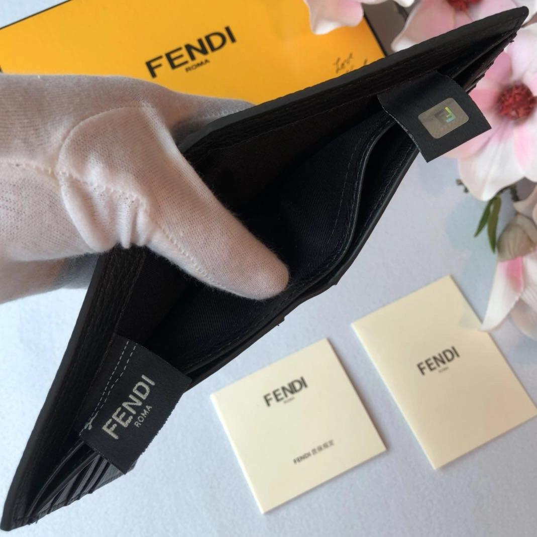 Fendi AAA Quality Wallet Classic 2074