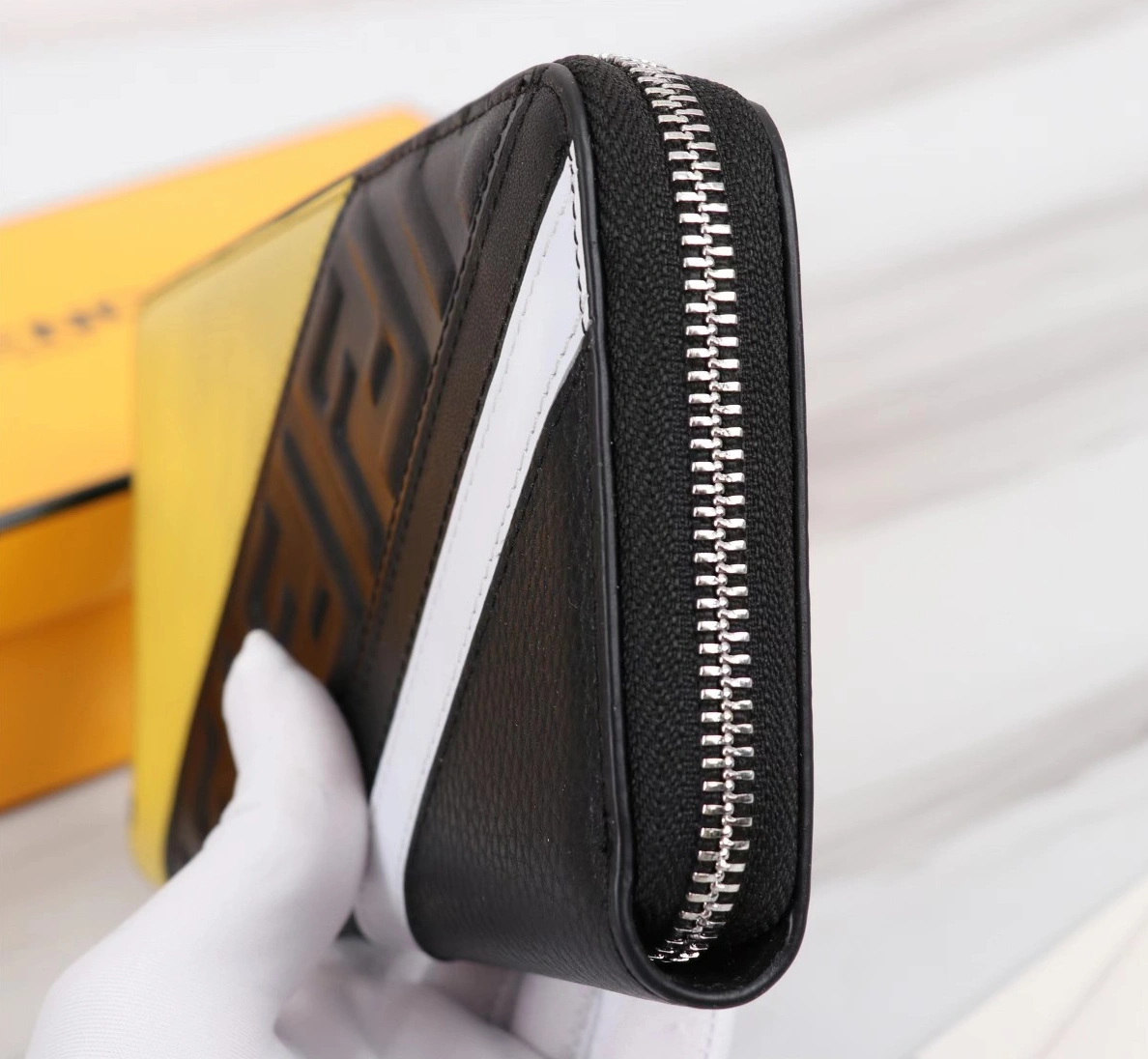 Fendi AAA Quality Wallet Efficient 9164