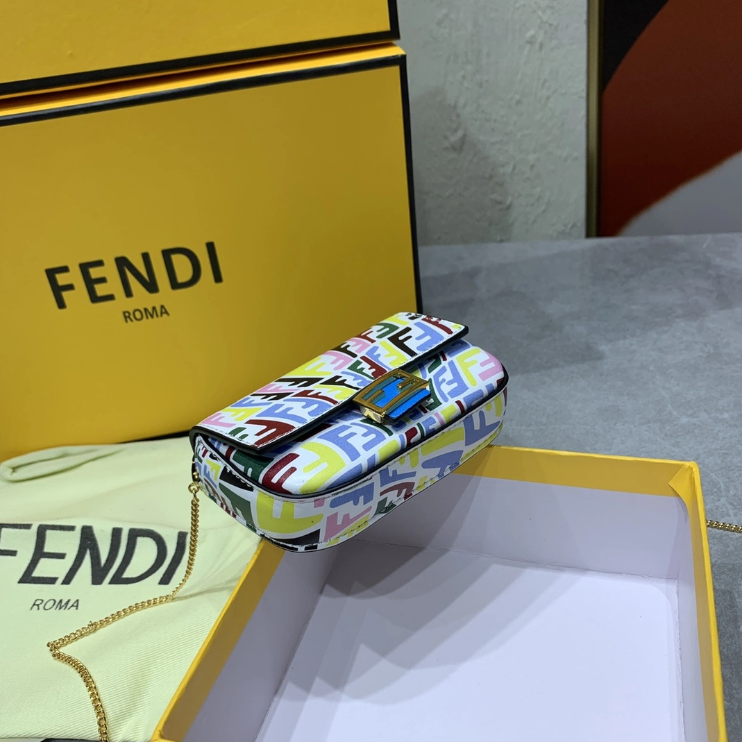 Fendi AAA Quality Wallet For Women Minimalist 895