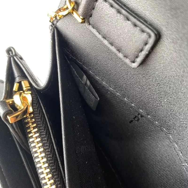 Fendi AAA Quality Wallet For Women Practical 7794