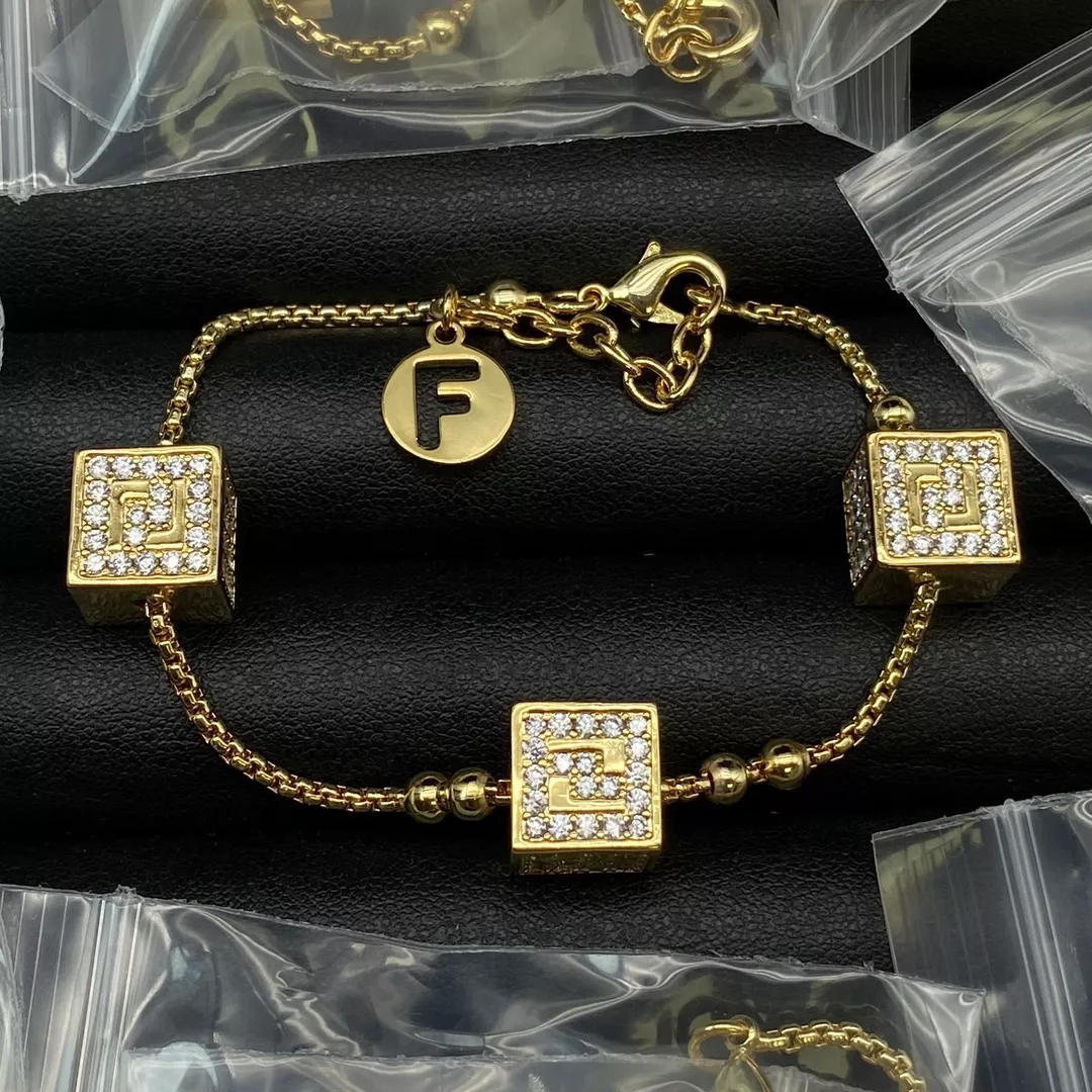 Fendi Bracelets Comfortable 6753