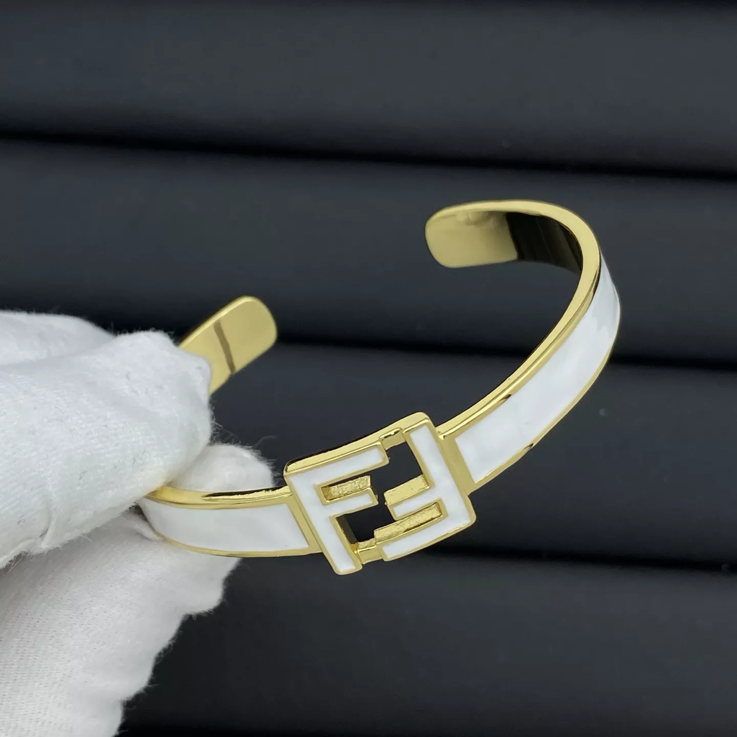 Fendi Bracelets Trendsetting 1680
