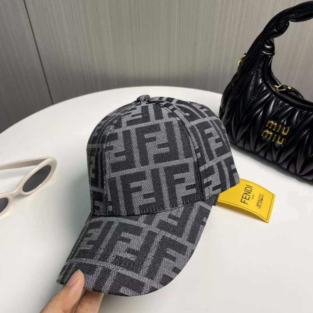 Fendi Caps Bold 4107
