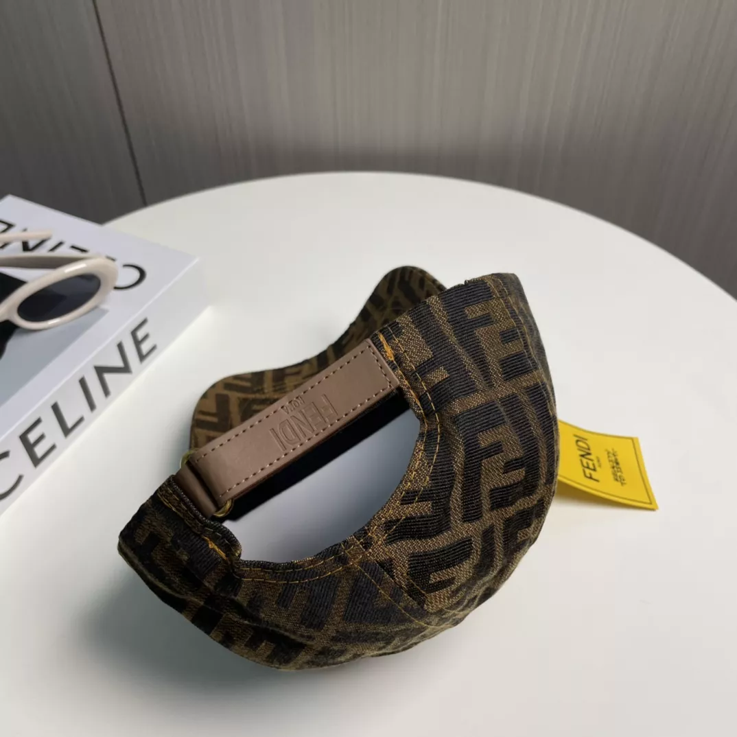 Fendi Caps Bright 140