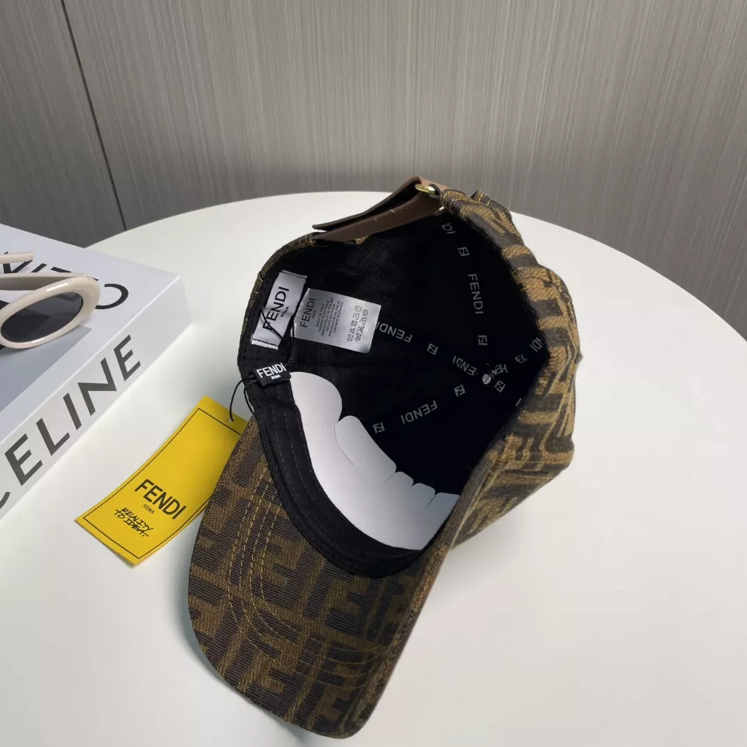 Fendi Caps Bright 140