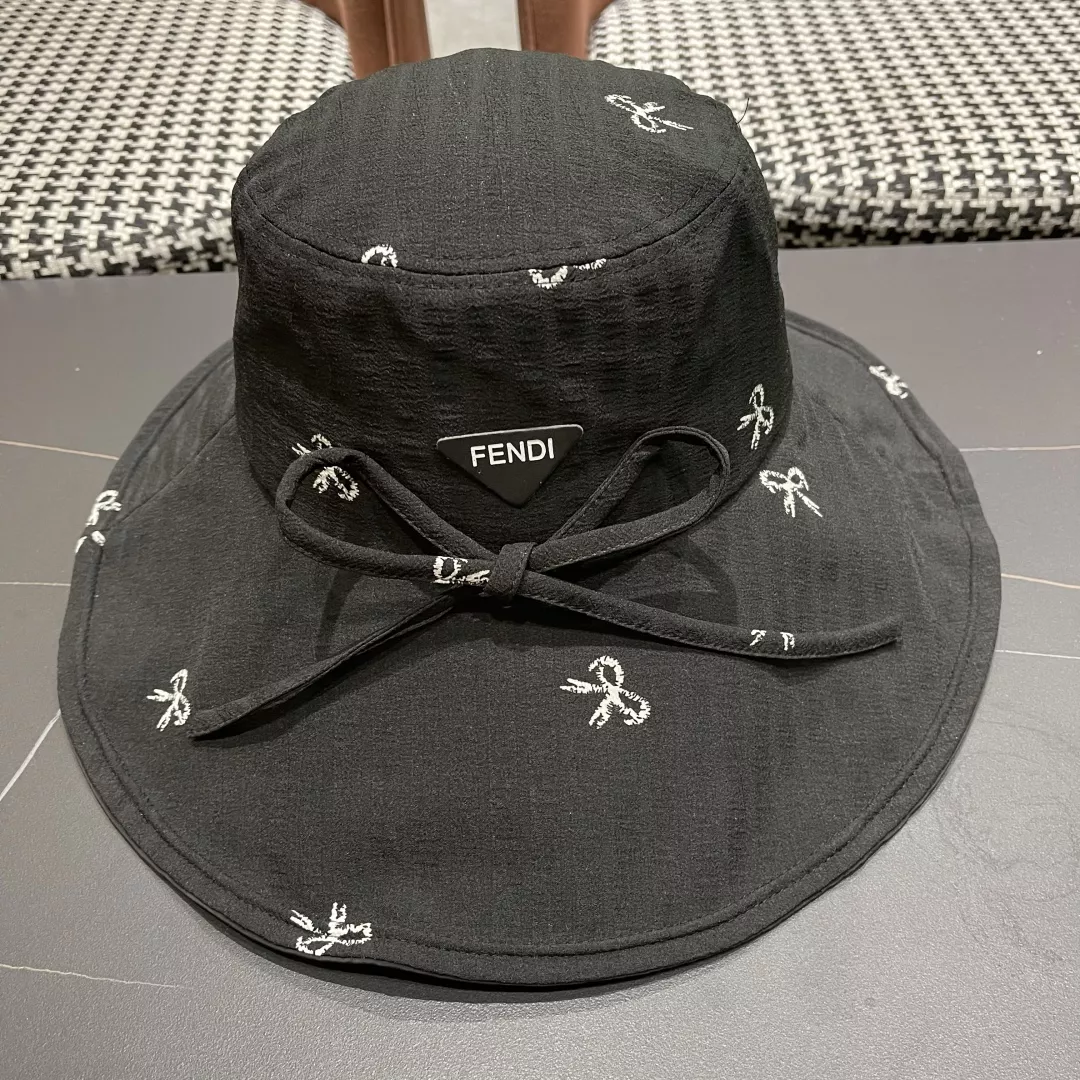 Fendi Caps Compact 7323