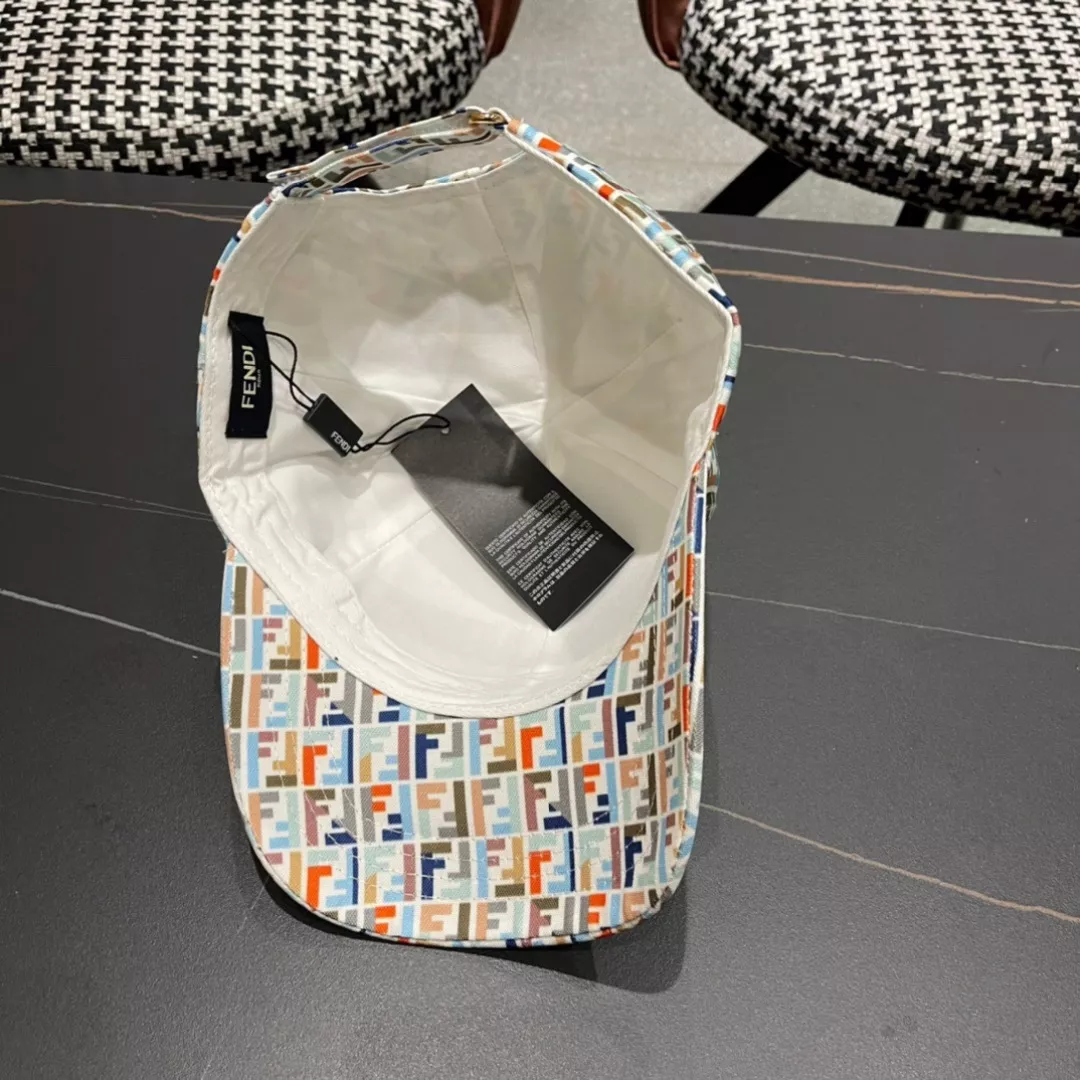 Fendi Caps Cozy 3075