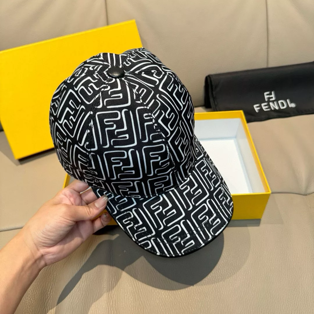 Fendi Caps DailyWear 6372