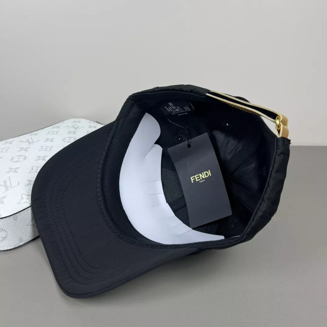 Fendi Caps EyeCatching 4893