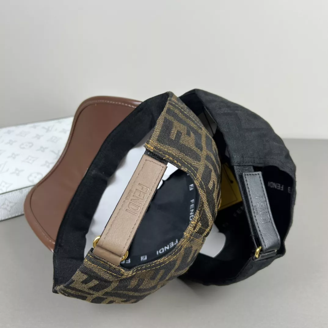 Fendi Caps Minimalist 6462