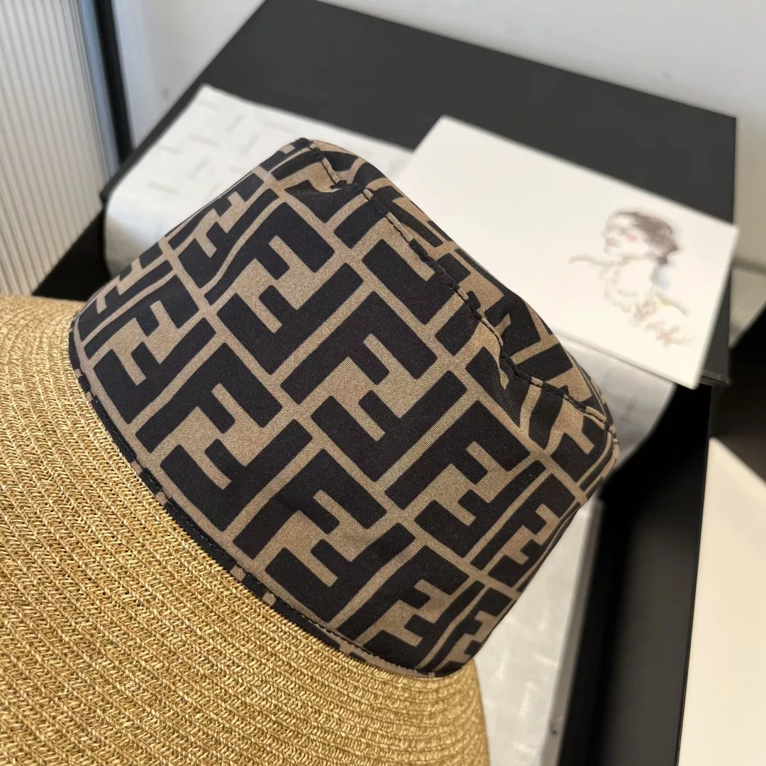 Fendi Caps Minimalist 8171