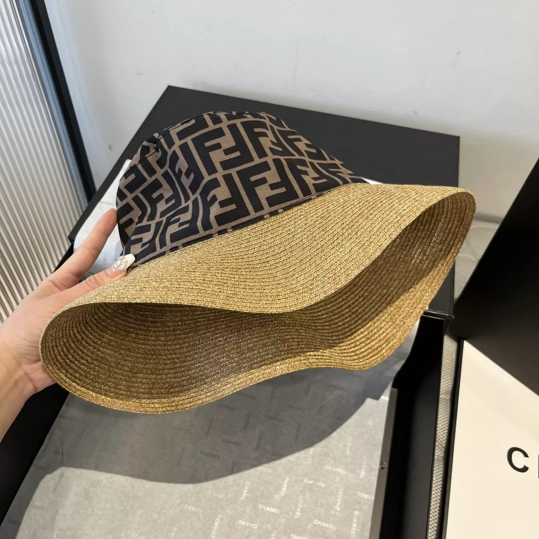 Fendi Caps Minimalist 8171