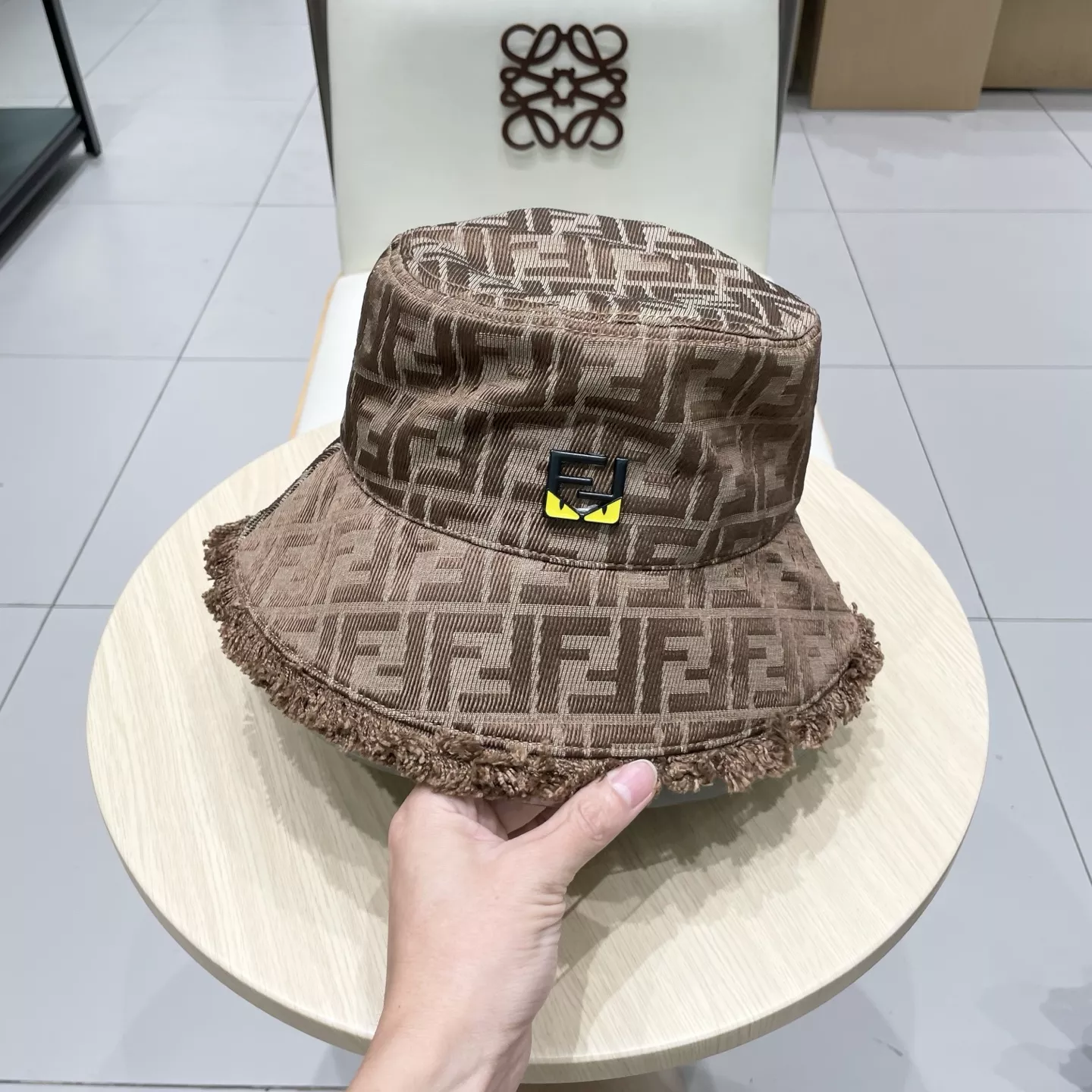 Fendi Caps Minimalist 9735