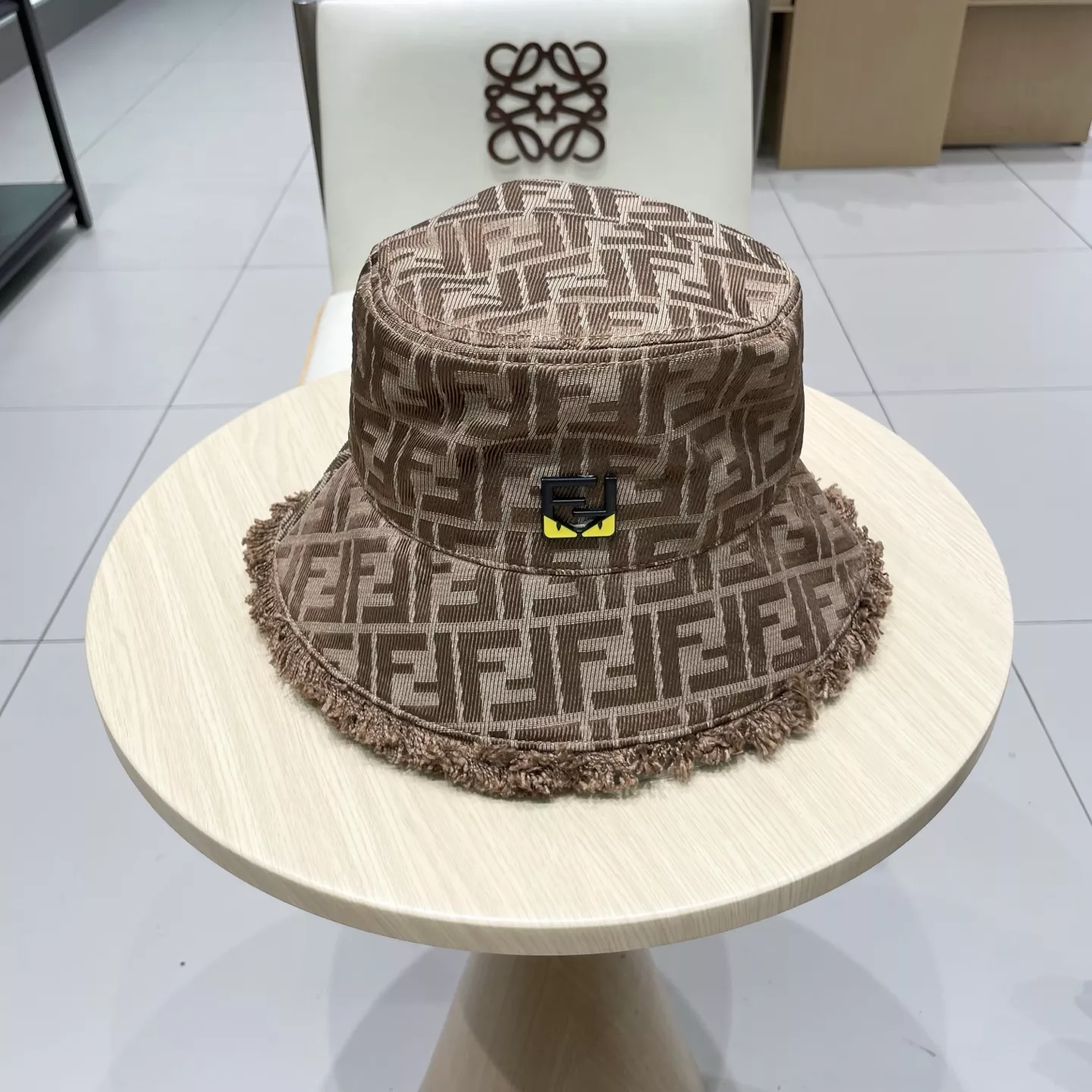 Fendi Caps Minimalist 9735