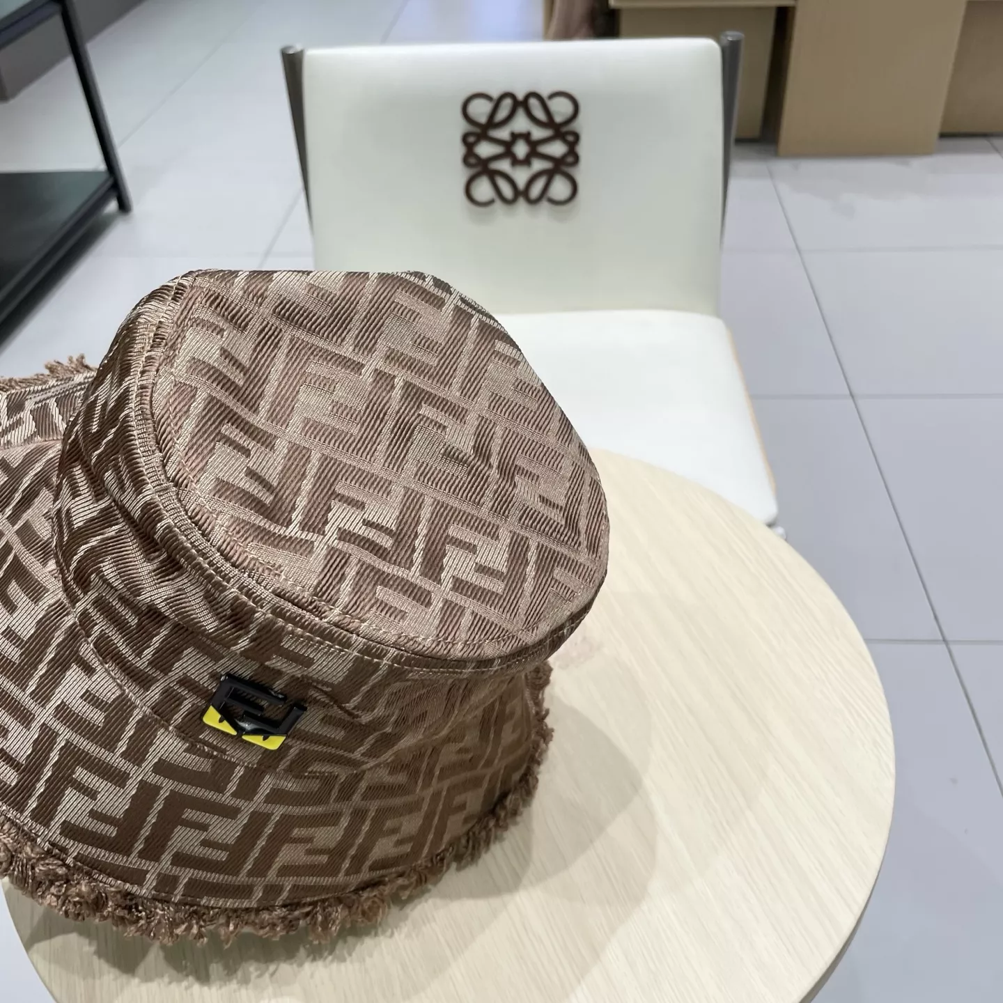 Fendi Caps Minimalist 9735