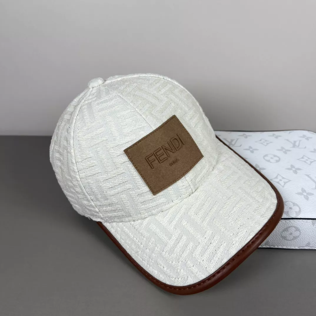 Fendi Caps Modern 5620