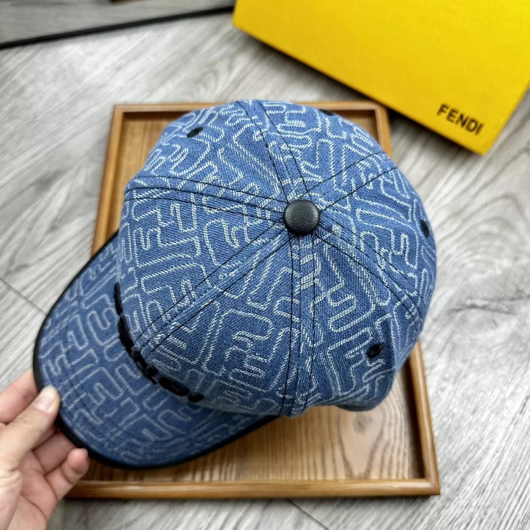 Fendi Caps Practical 8230