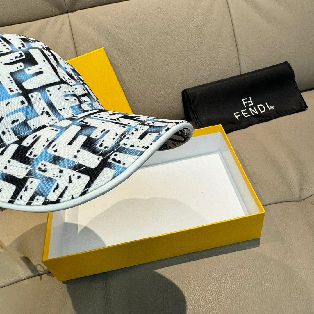 Fendi Caps Resilient 1371