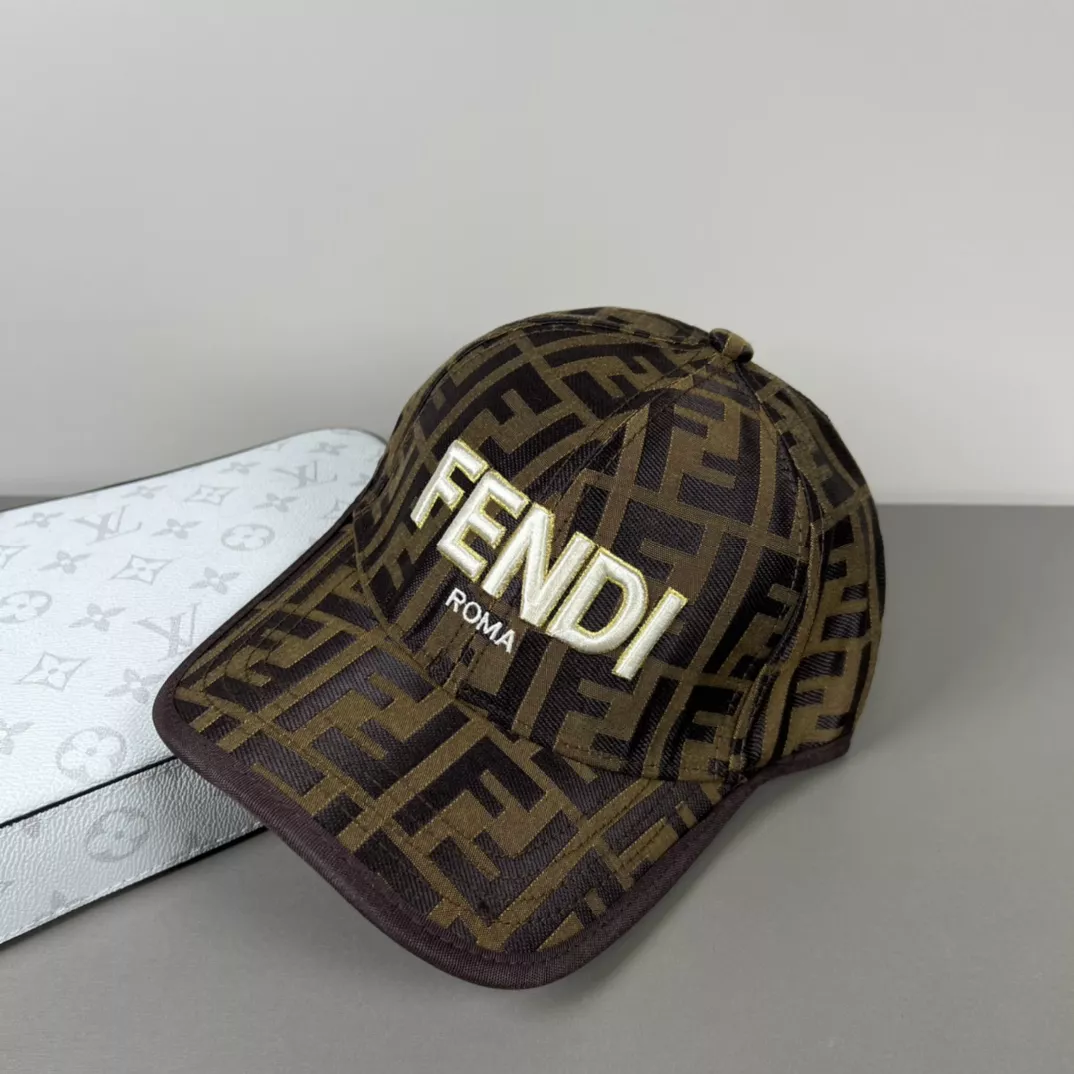 Fendi Caps Timeless 638