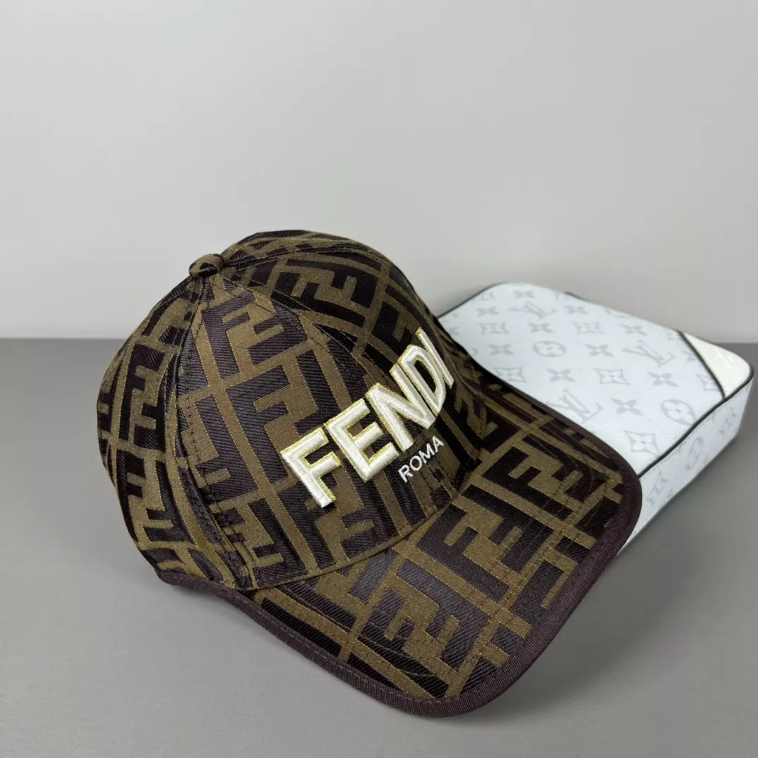 Fendi Caps Timeless 638