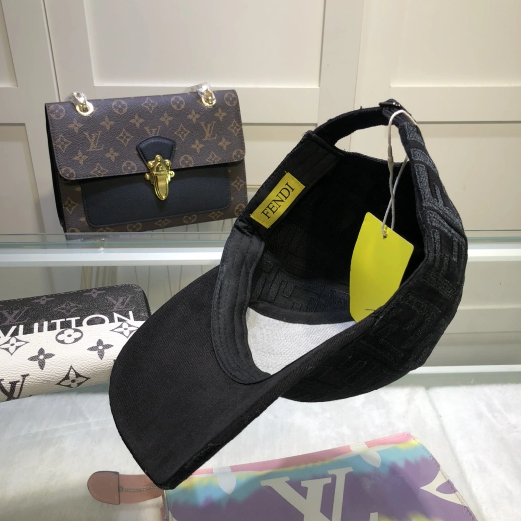Fendi Caps Timeless 7380
