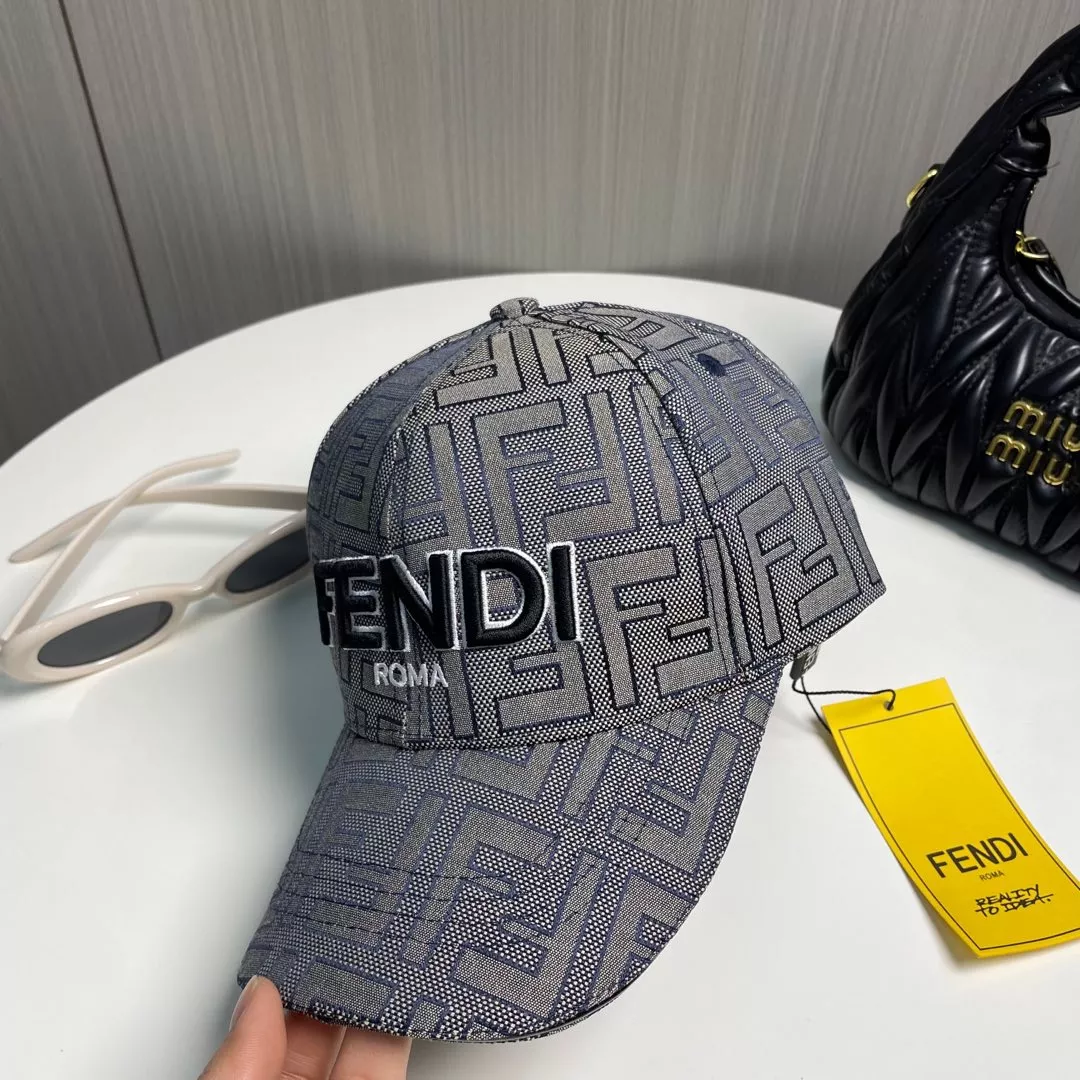 Fendi Caps Trendsetting 8285