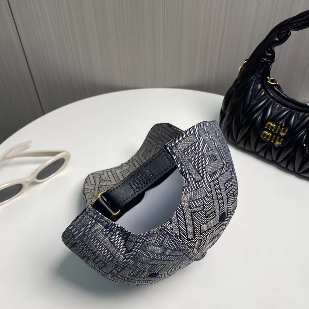 Fendi Caps Trendsetting 8285