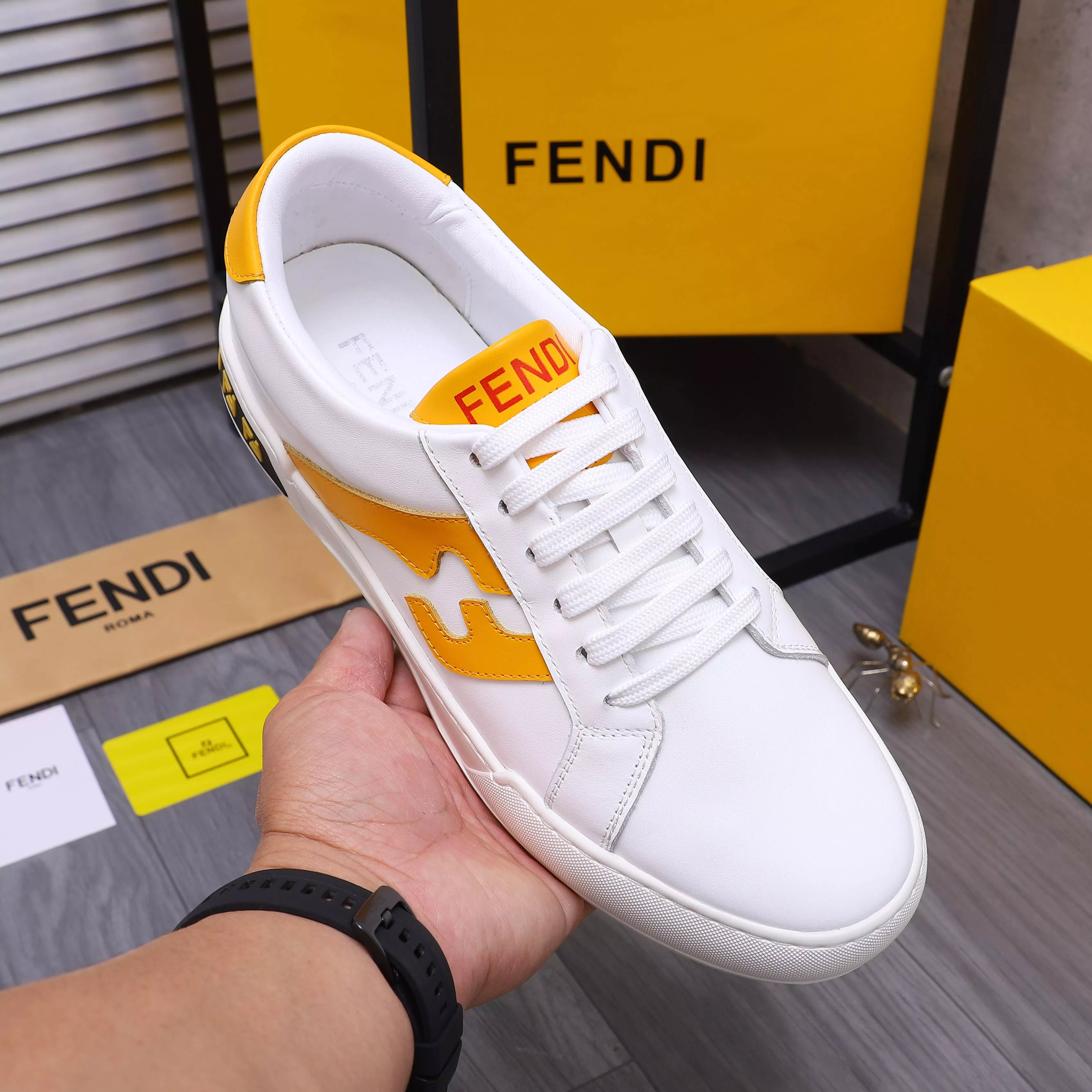 Fendi Casual Shoes For Men Bright 3409