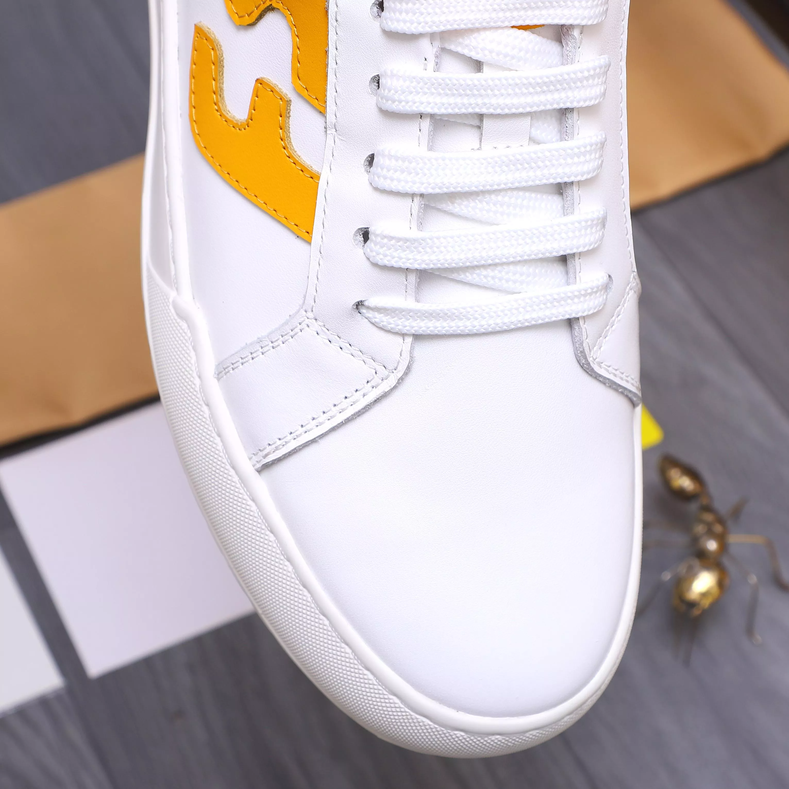 Fendi Casual Shoes For Men Bright 3409