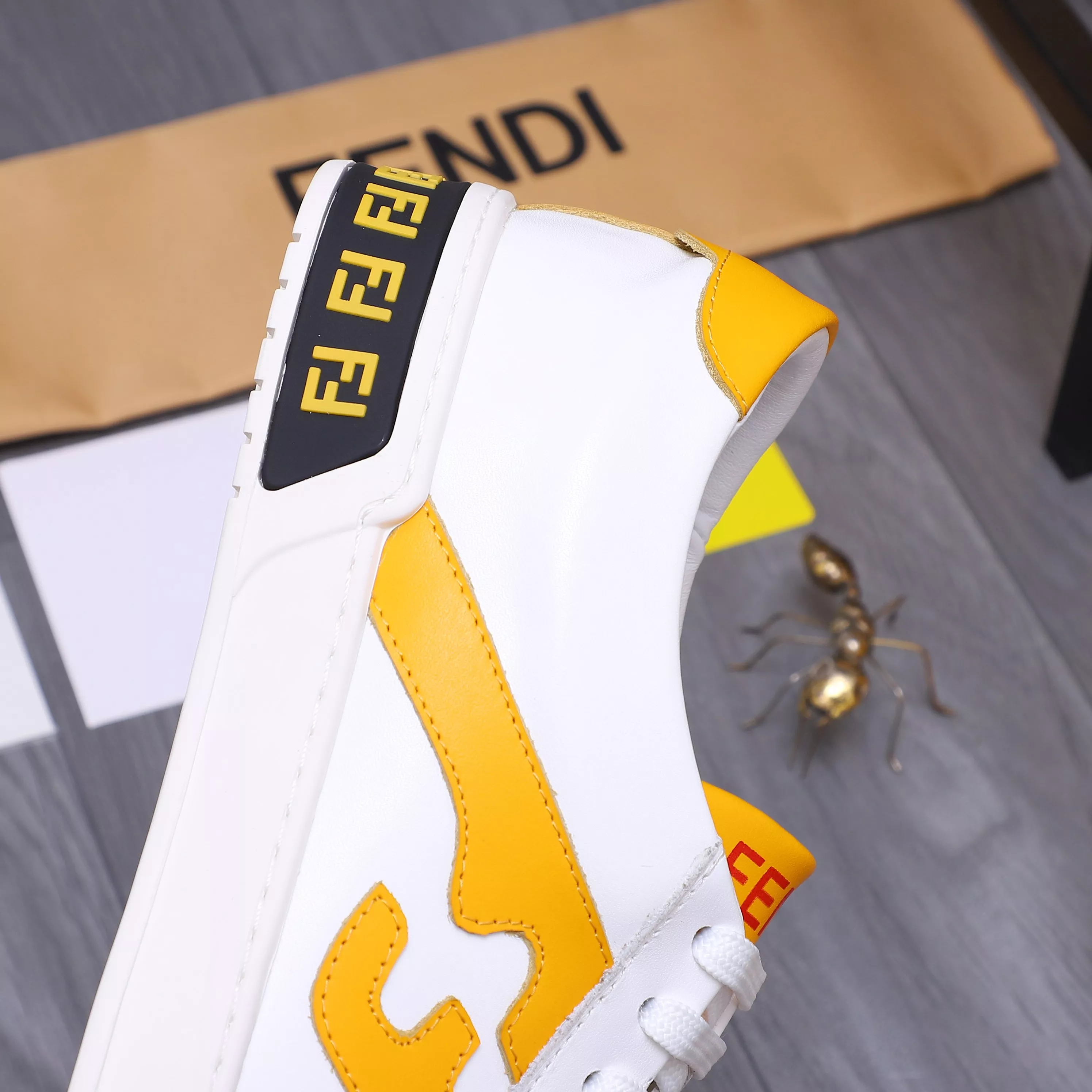 Fendi Casual Shoes For Men Bright 3409