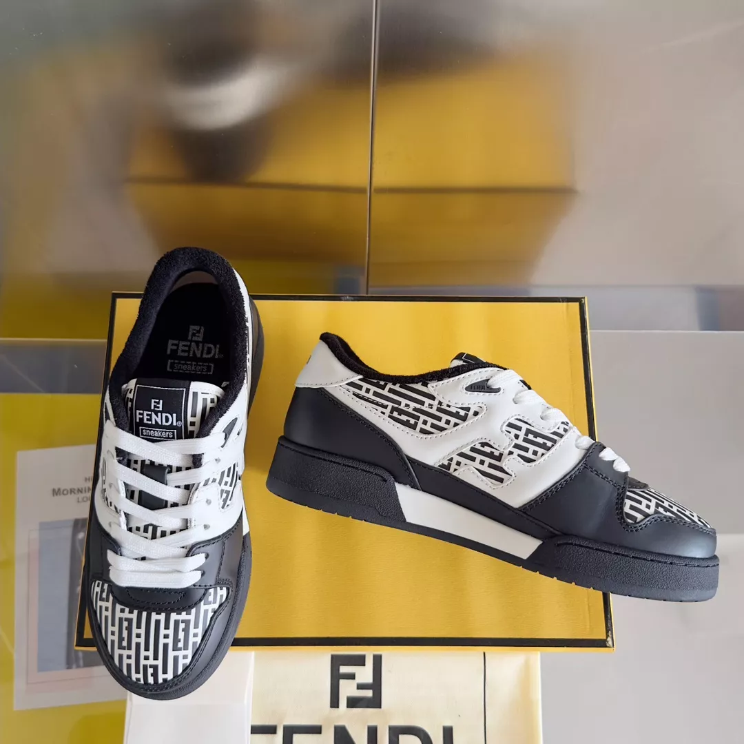 Fendi Casual Shoes For Men Bright 9283