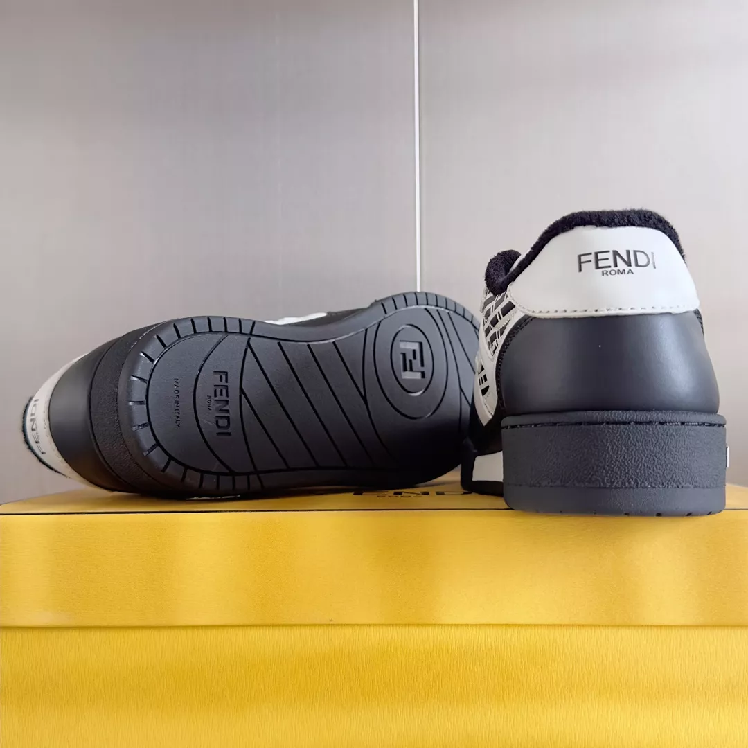 Fendi Casual Shoes For Men Bright 9283