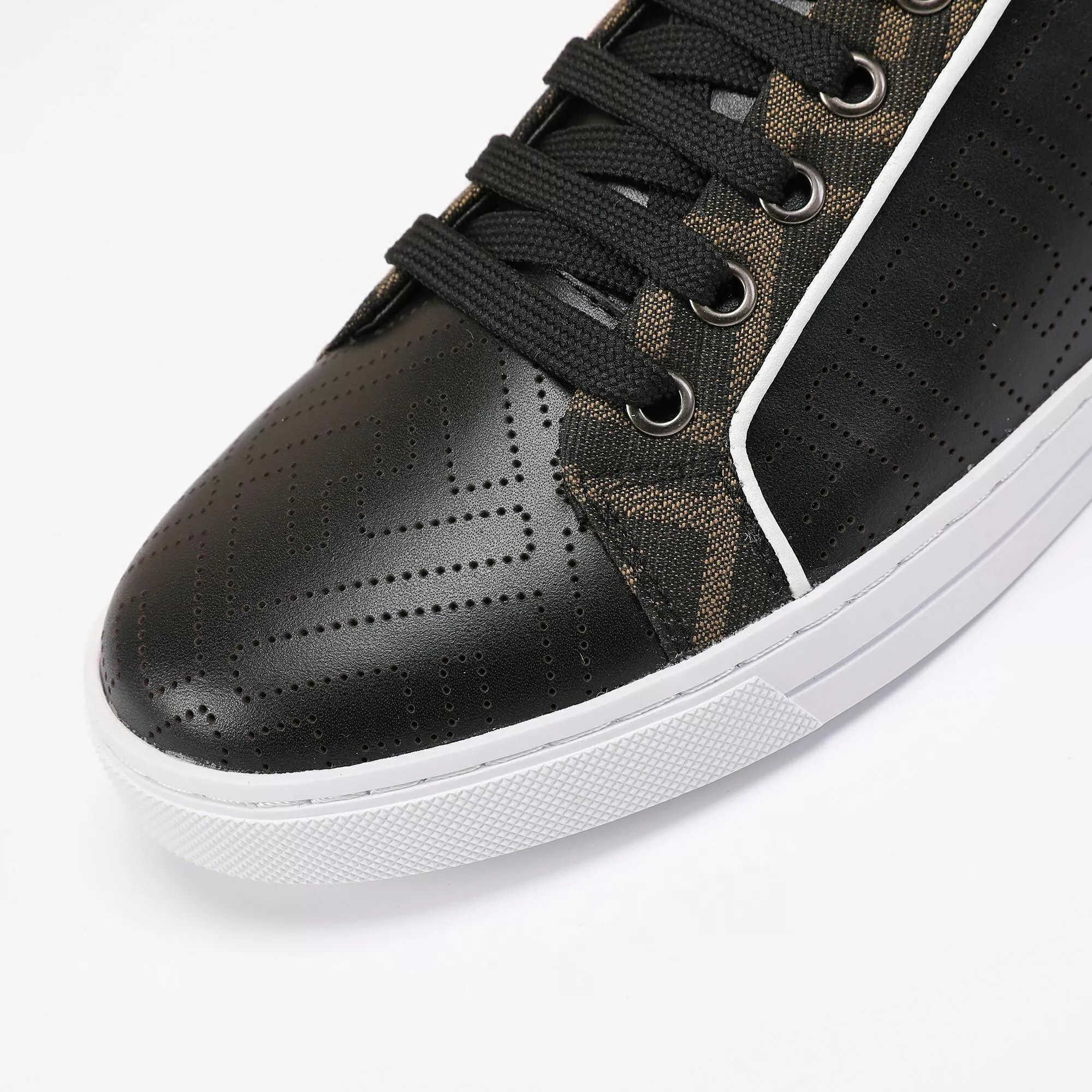 Fendi Casual Shoes For Men Comfortable 214