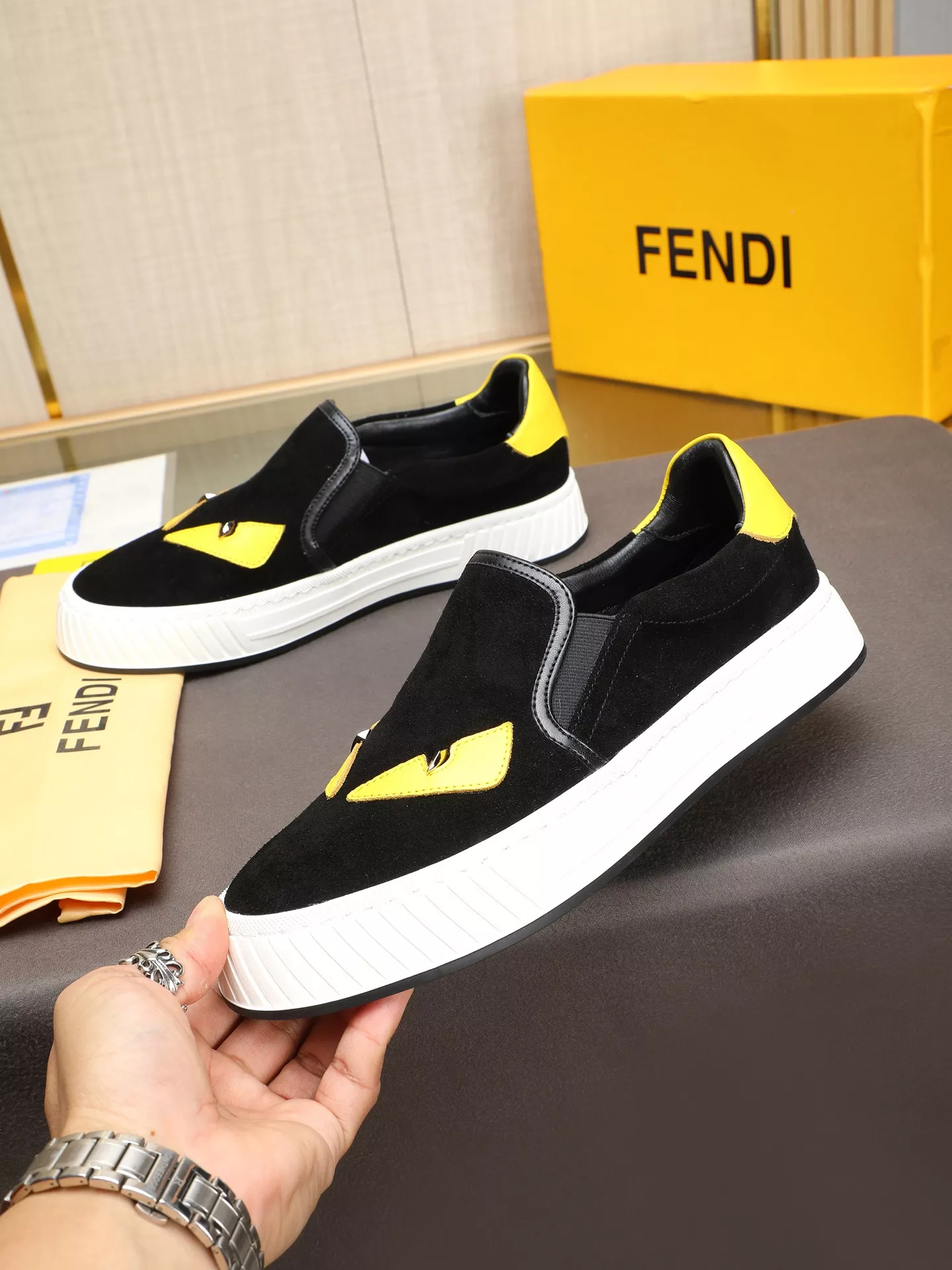 Fendi Casual Shoes For Men Cozy 9694
