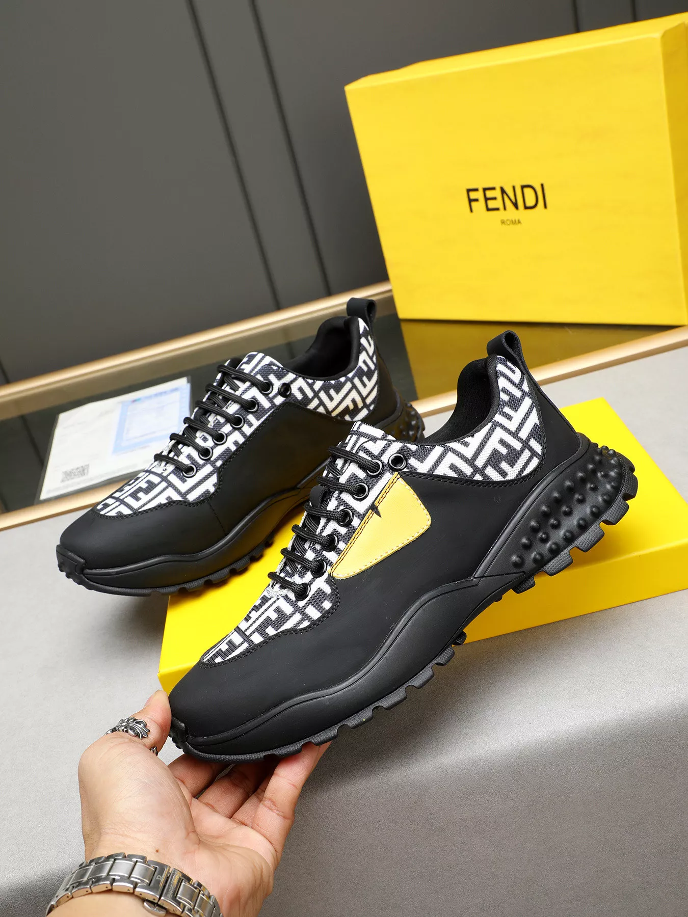 Fendi Casual Shoes For Men Durable 1234