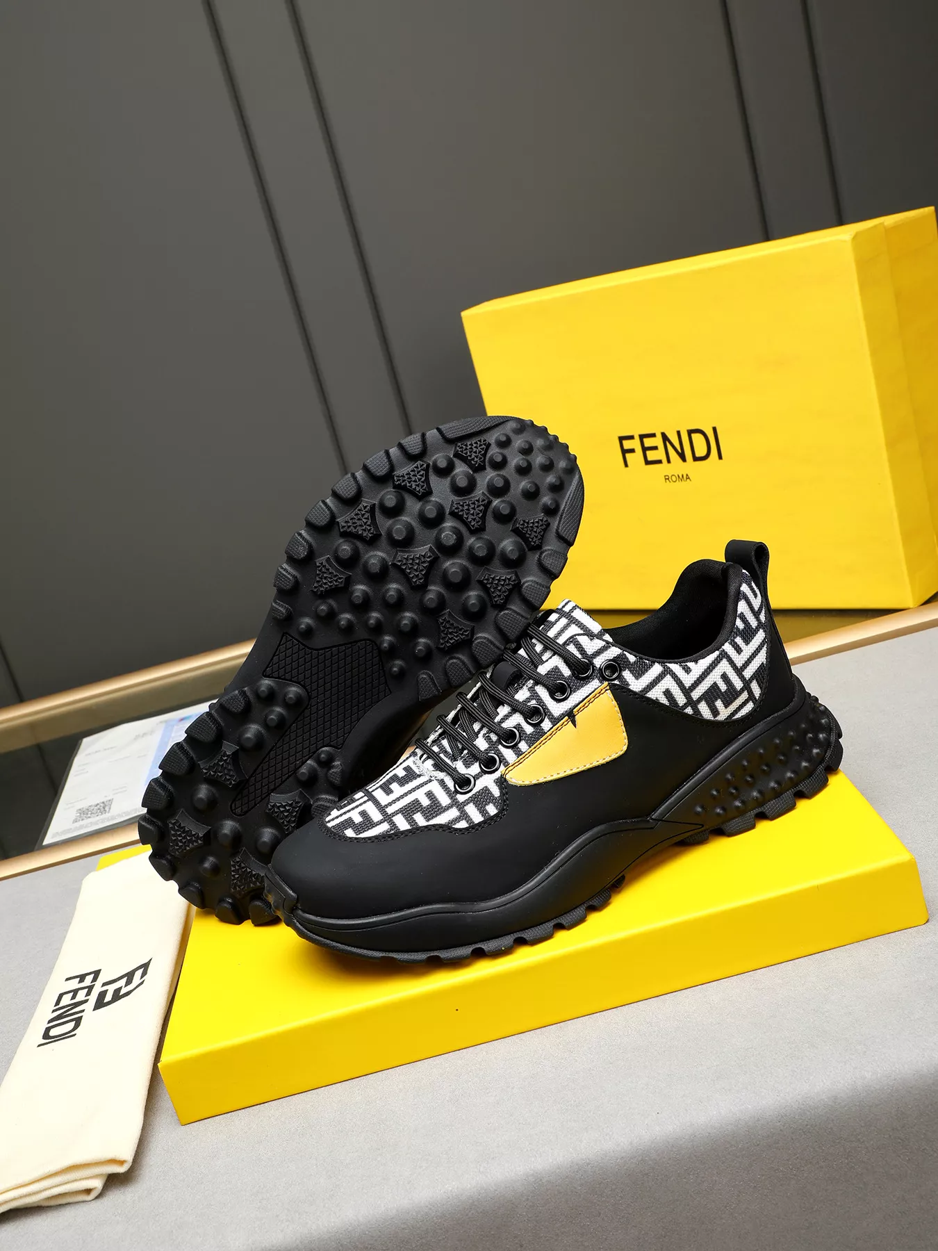 Fendi Casual Shoes For Men Durable 1234