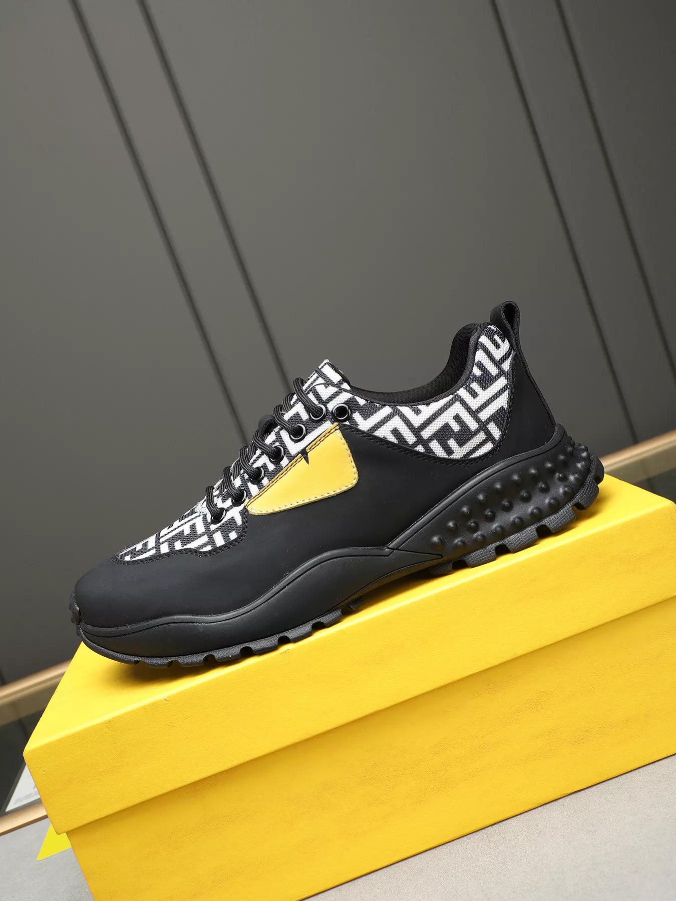 Fendi Casual Shoes For Men Durable 1234