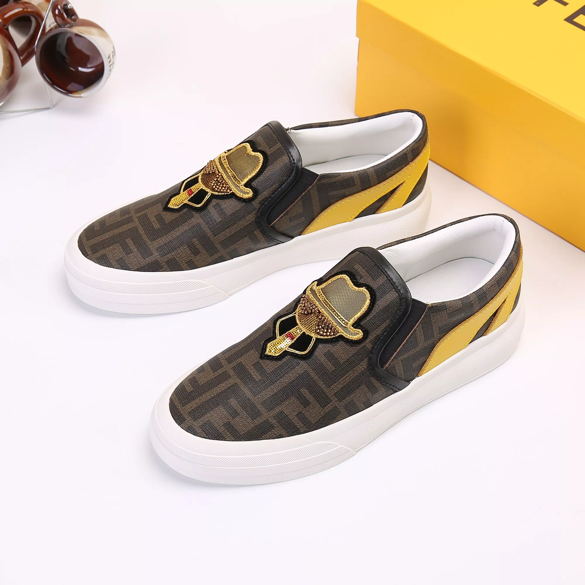 Fendi Casual Shoes For Men Durable 474