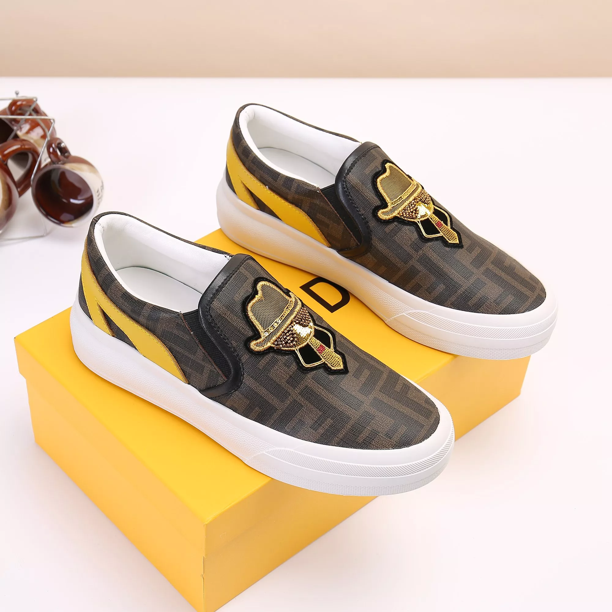 Fendi Casual Shoes For Men Durable 474