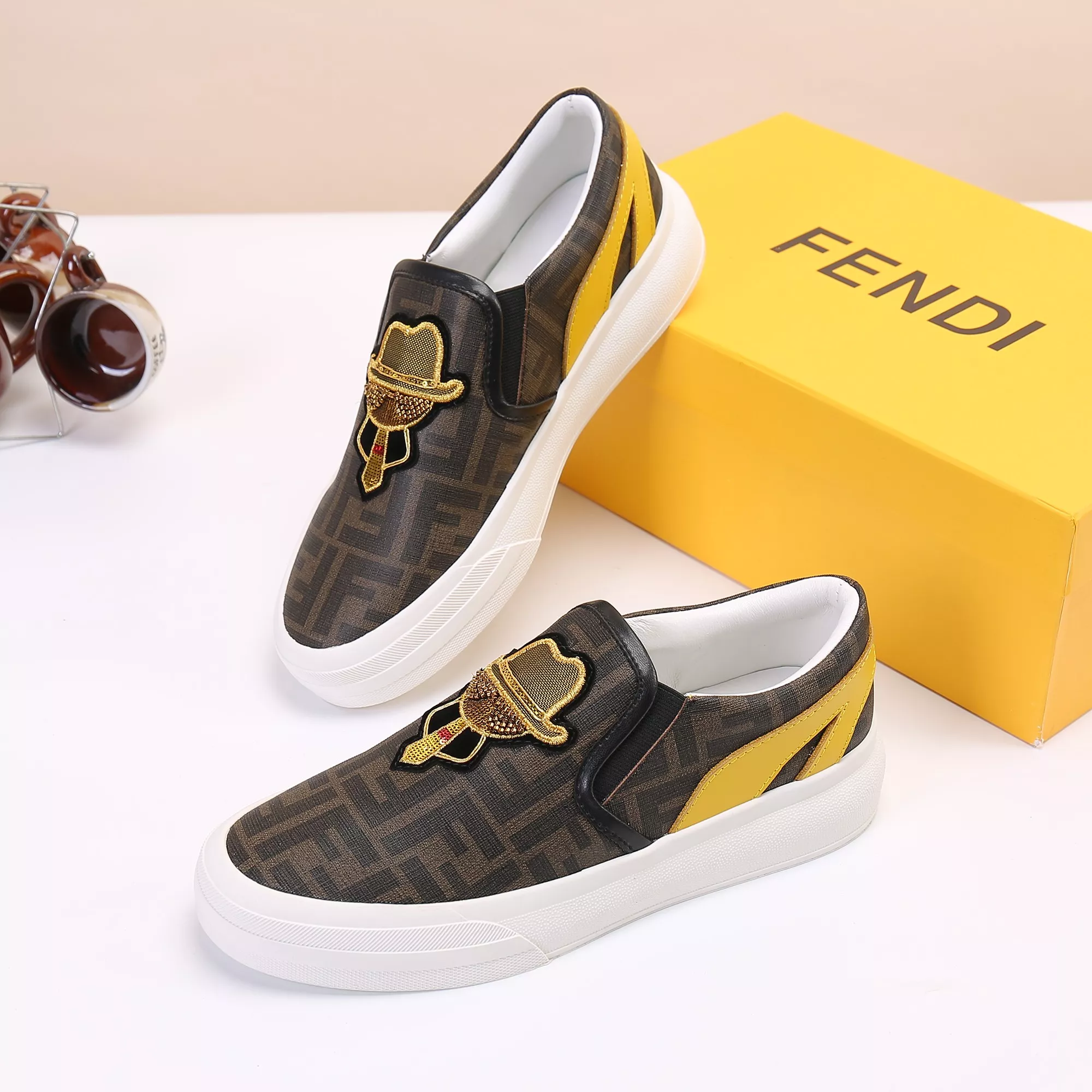 Fendi Casual Shoes For Men Durable 474
