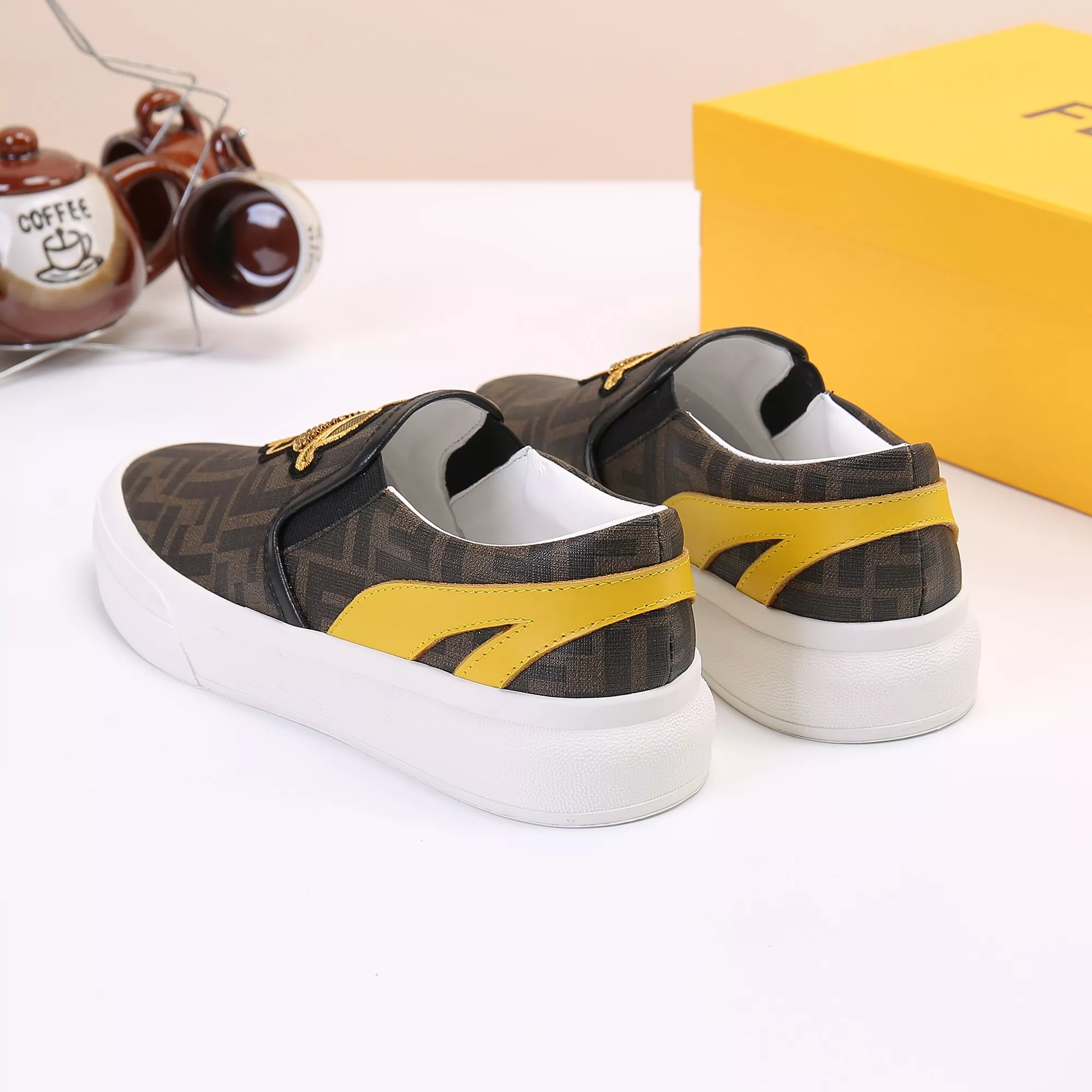 Fendi Casual Shoes For Men Durable 474