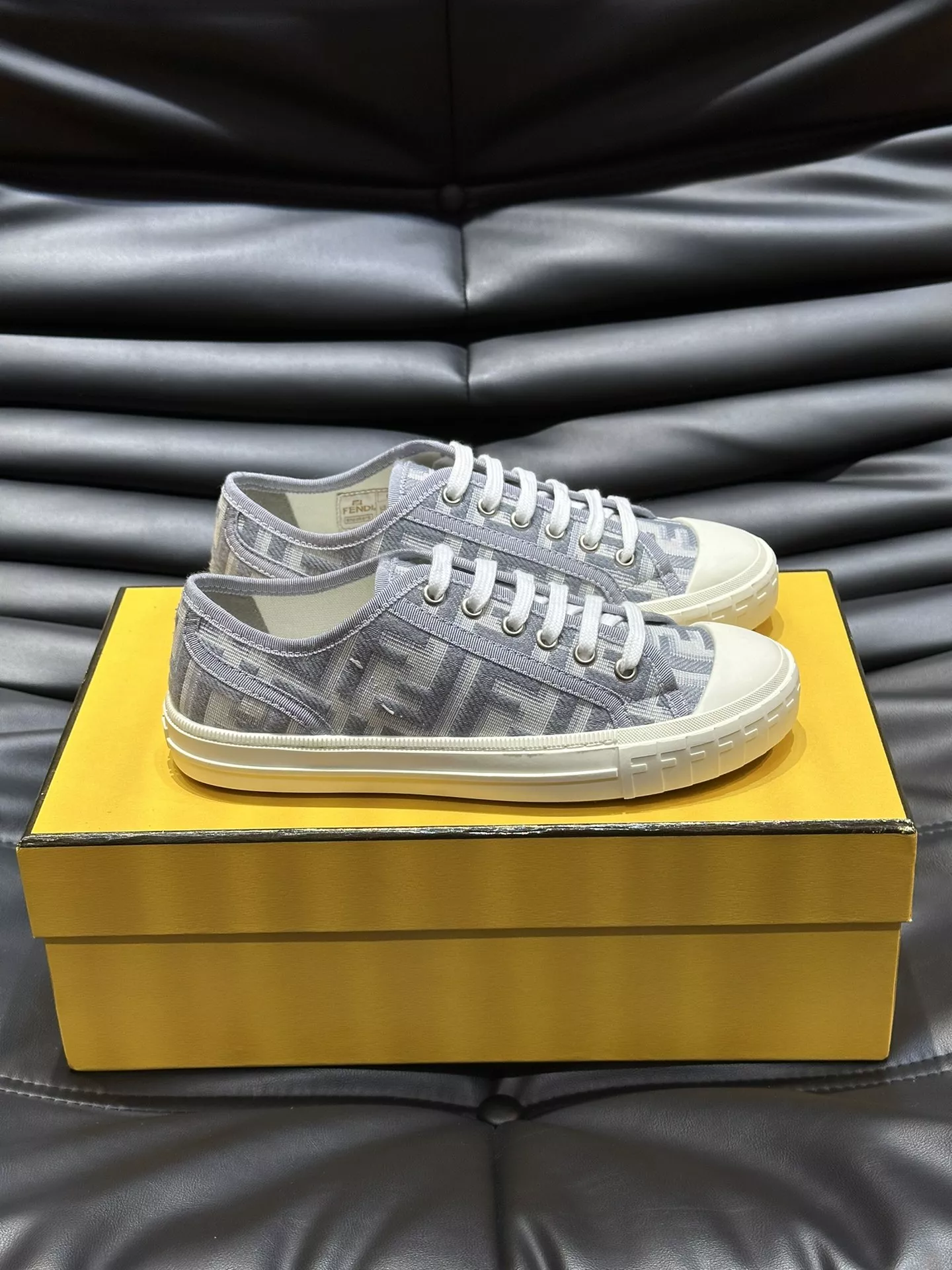 Fendi Casual Shoes For Men EyeCatching 4102