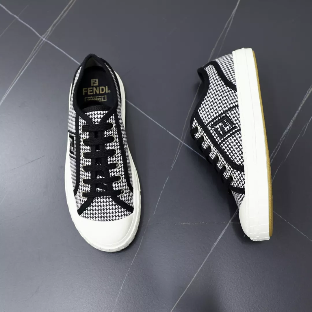 Fendi Casual Shoes For Men Fashionable 2208